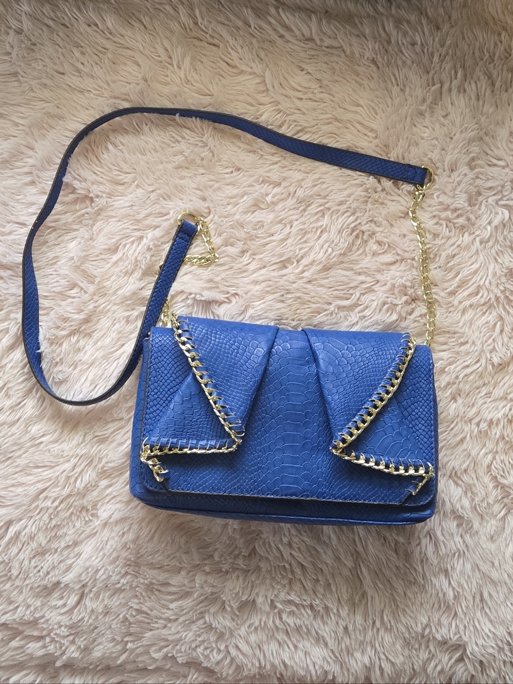 NEW Gianni Bini Blue Chain-Trim Crossbody Bag